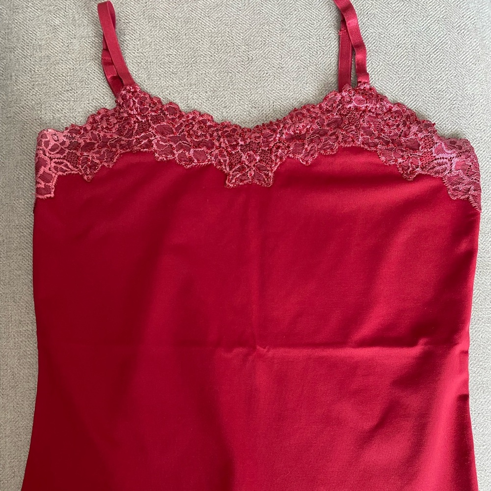 ❤️CLEO ❤️lace trim camisole in red . Beaded detail. Size XS.